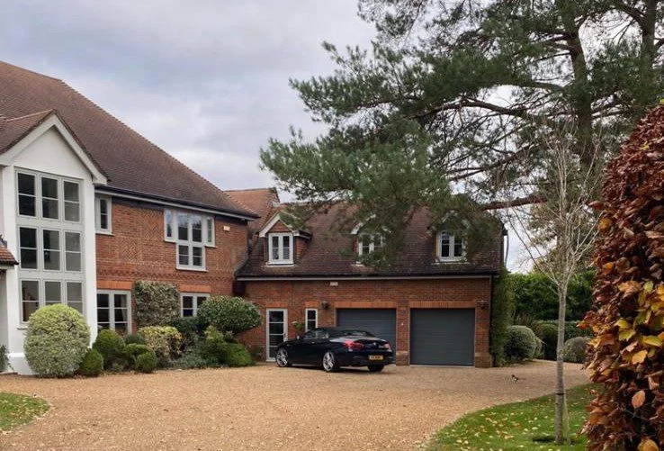 Render repair and crack repair on Cobham property Surrey